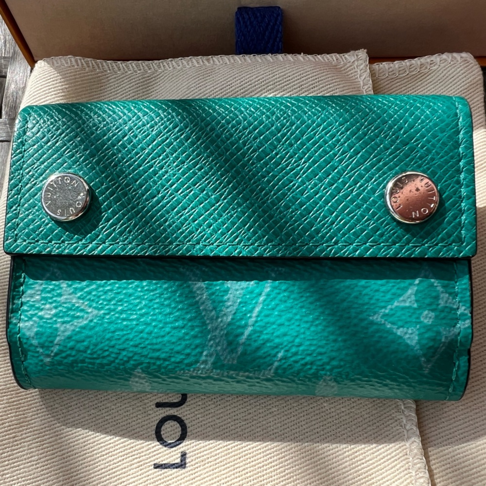Louis Vuitton Discovery Wallet Teal Tigarama